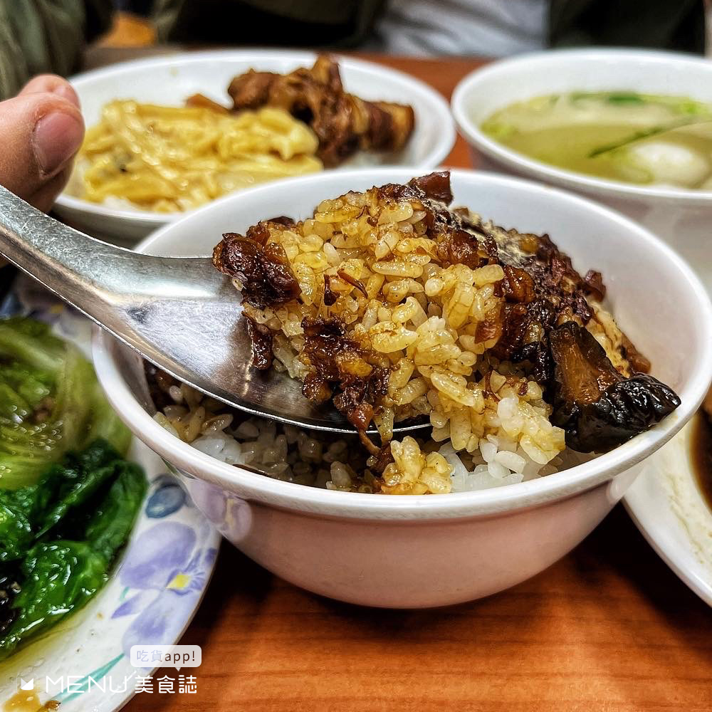 台北人好幸福！連外國人都征服的國民美食「滷肉飯」，入口即化的美味讓人難以忘懷！