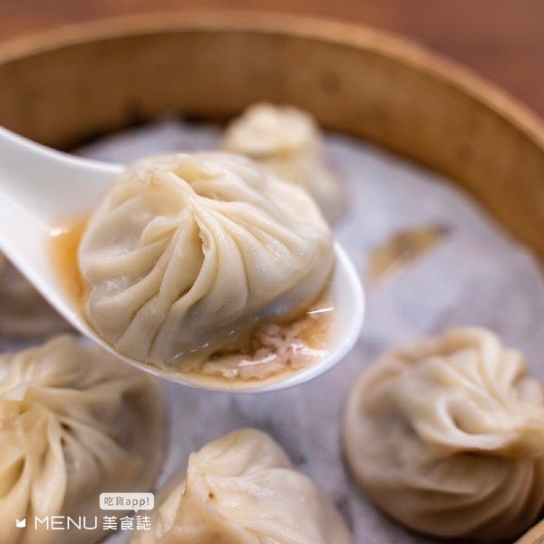 小籠包不要再只想到鼎泰豐！饕客的小籠包口袋名單，每間都令人驚豔不已！